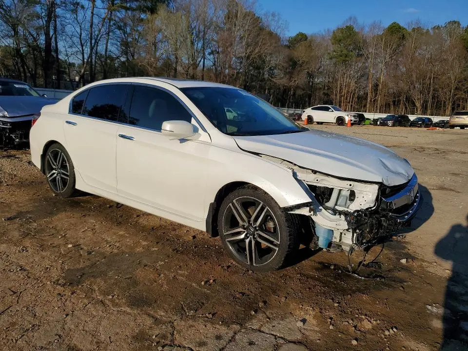 2017 HONDA ACCORD TOURING  