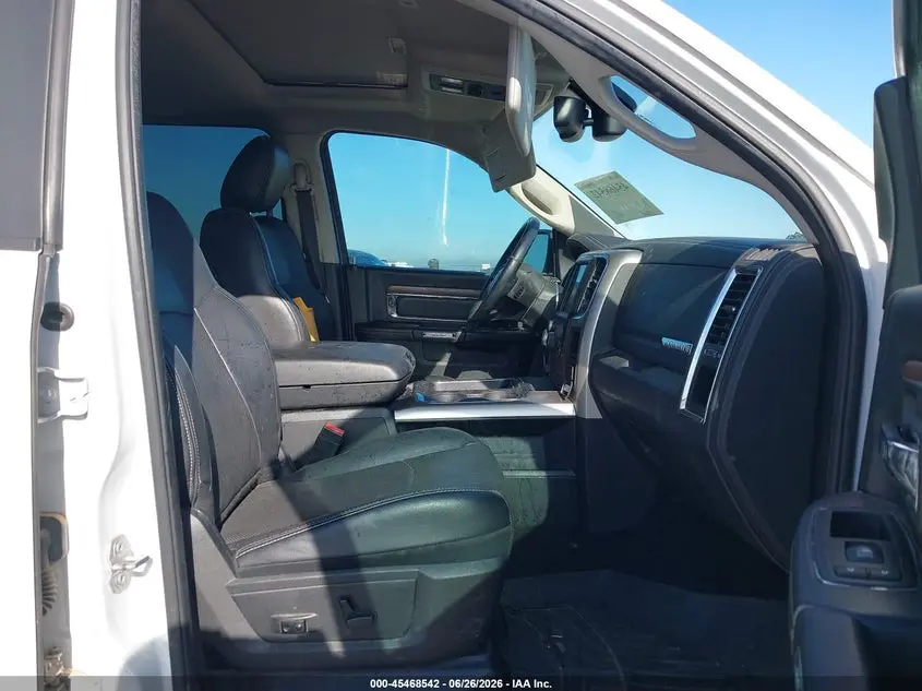2017 RAM 1500 LARAMIE  4X4 5'7 BOX