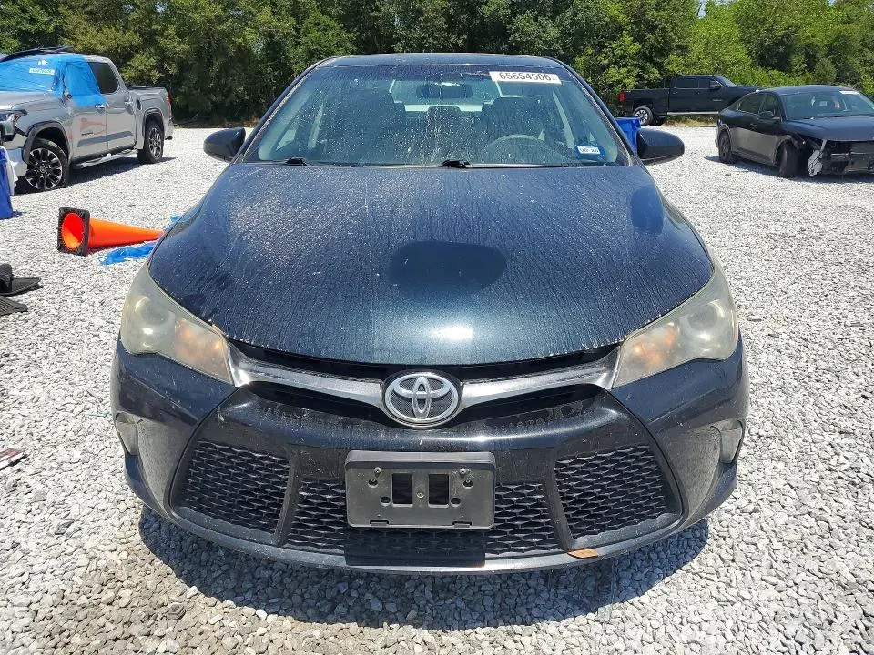 2015 TOYOTA CAMRY SE  