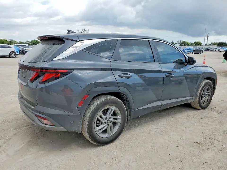 2025 HYUNDAI TUCSON SE  