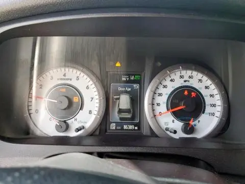 2019 TOYOTA SIENNA SE  