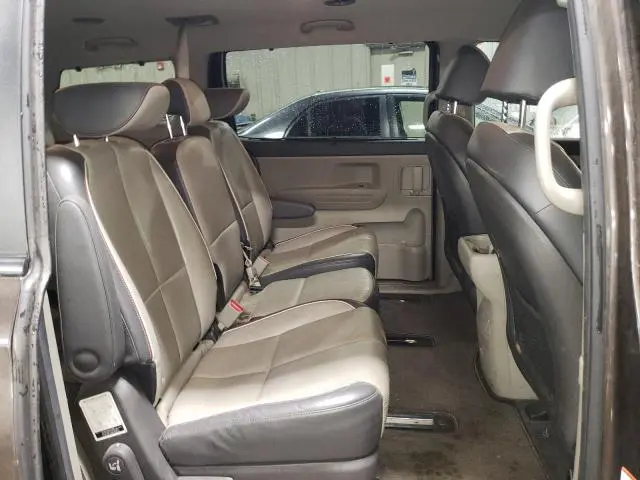 2017 KIA SEDONA LX