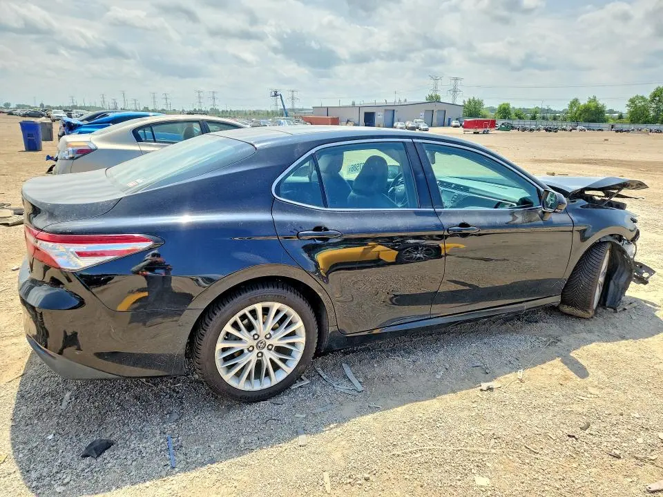 2018 TOYOTA CAMRY XLE  