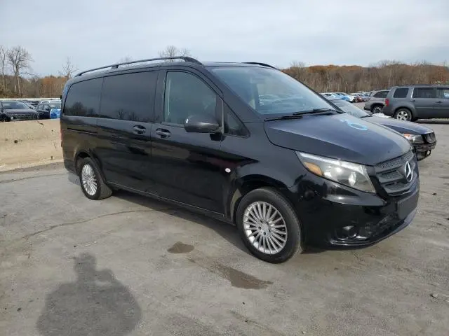 2017 MERCEDES-BENZ METRIS   