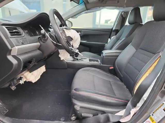 2016 TOYOTA CAMRY SE  