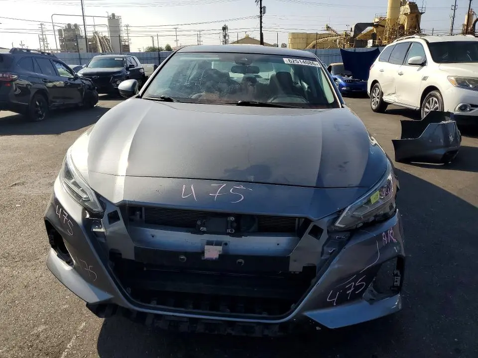 2021 NISSAN ALTIMA SV  