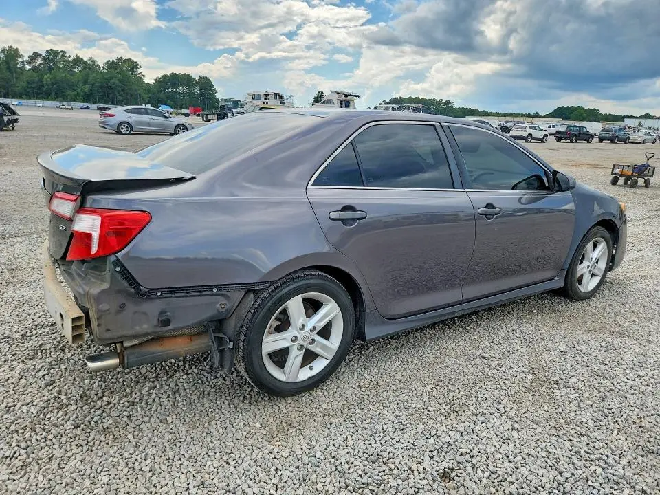 2014 TOYOTA CAMRY SE  
