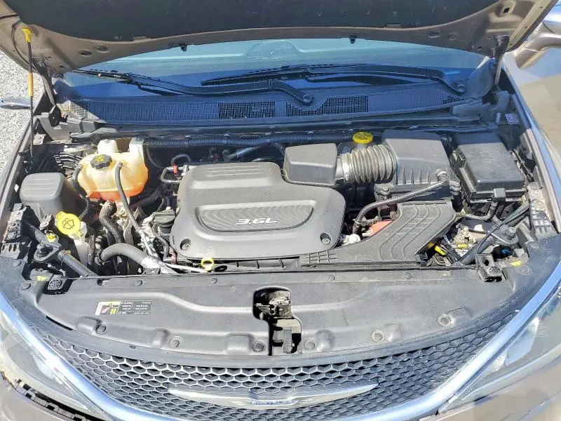 2017 CHRYSLER PACIFICA LIMITED  