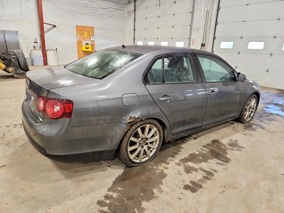 2010 VOLKSWAGEN JETTA LIMITED  