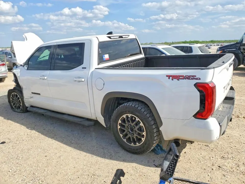 2023 TOYOTA TUNDRA SR5  