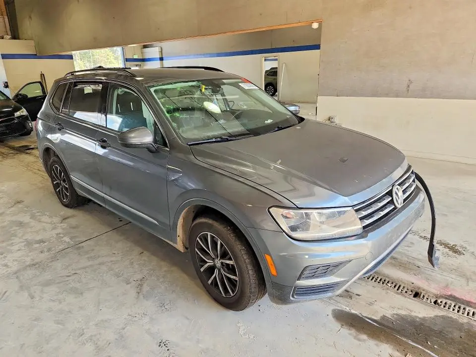2021 VOLKSWAGEN TIGUAN SE  