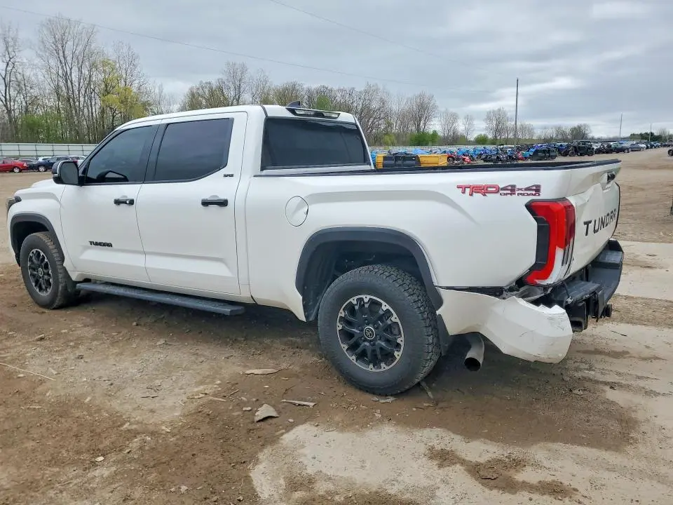 2022 TOYOTA TUNDRA CREWMAX SR5  