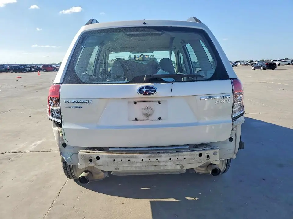 2010 SUBARU FORESTER XS  