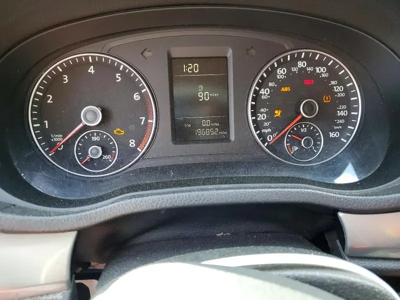2013 VOLKSWAGEN PASSAT S  