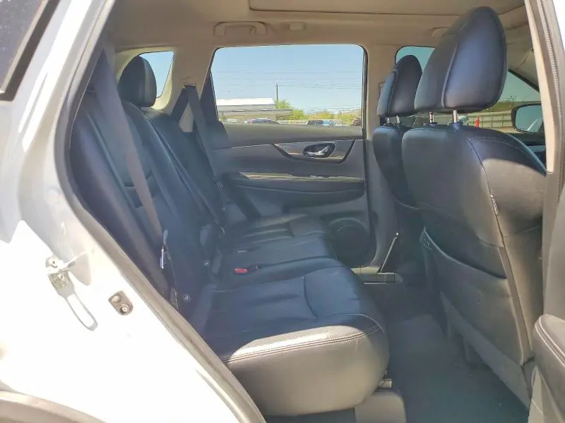 2016 NISSAN ROGUE SL  