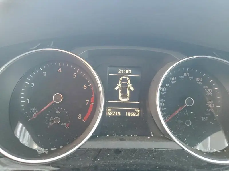 2016 VOLKSWAGEN JETTA SPORT  