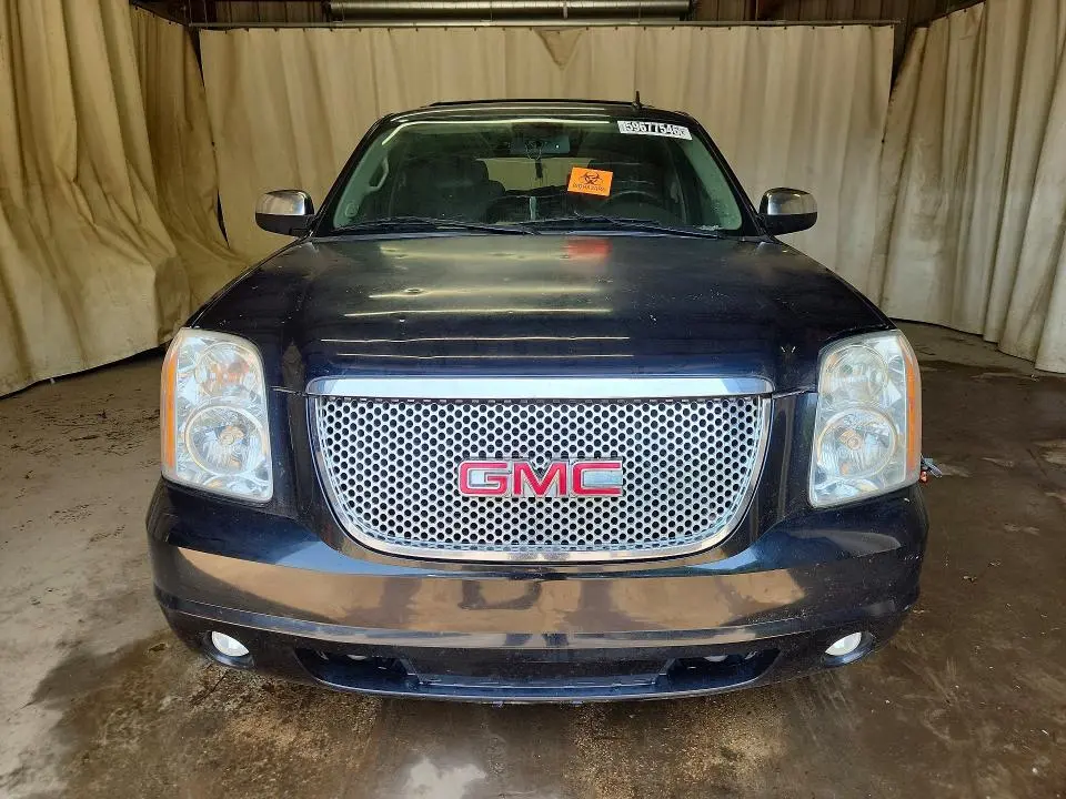 2013 GMC YUKON SLT  