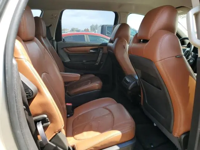 2016 CHEVROLET TRAVERSE LT  
