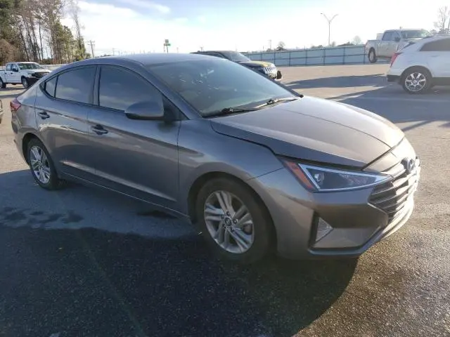 2020 HYUNDAI ELANTRA SEL  