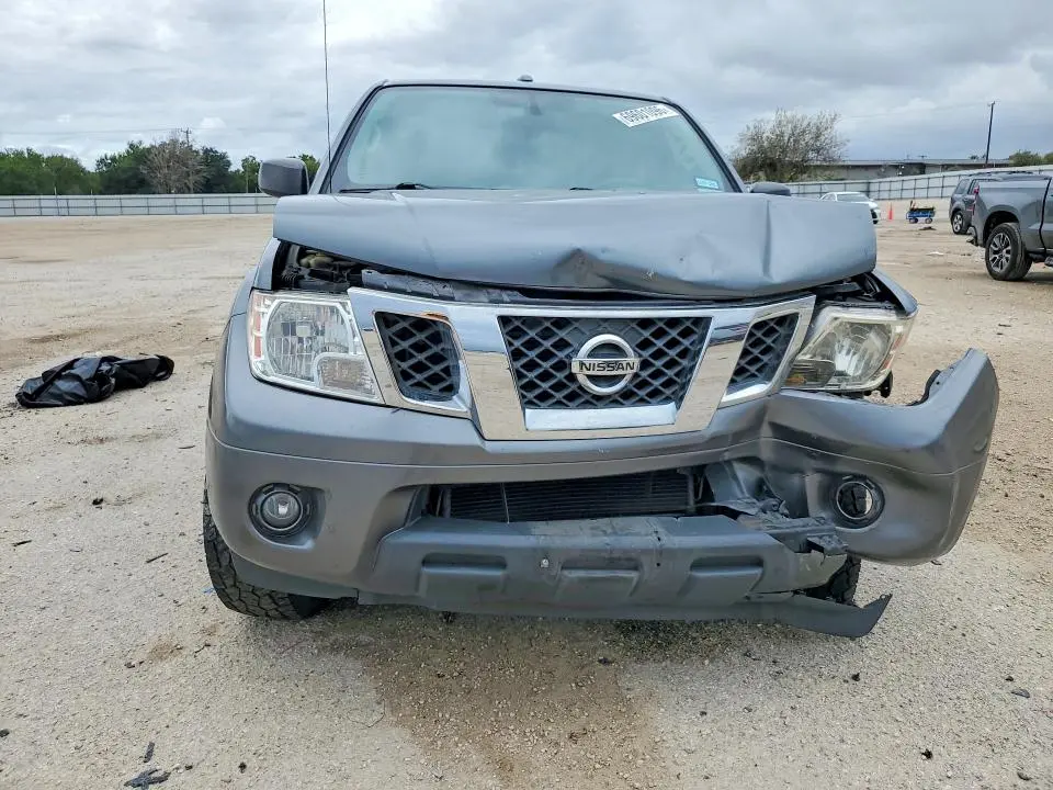 2016 NISSAN FRONTIER SV  
