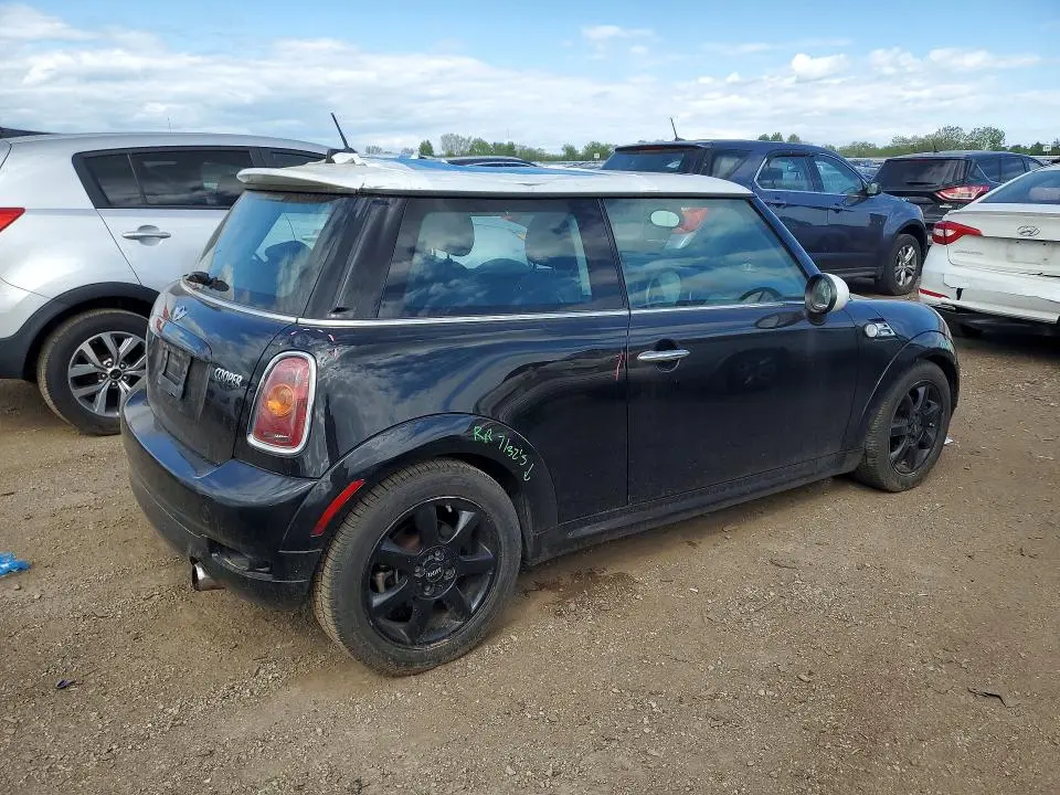 2010 MINI COOPER   