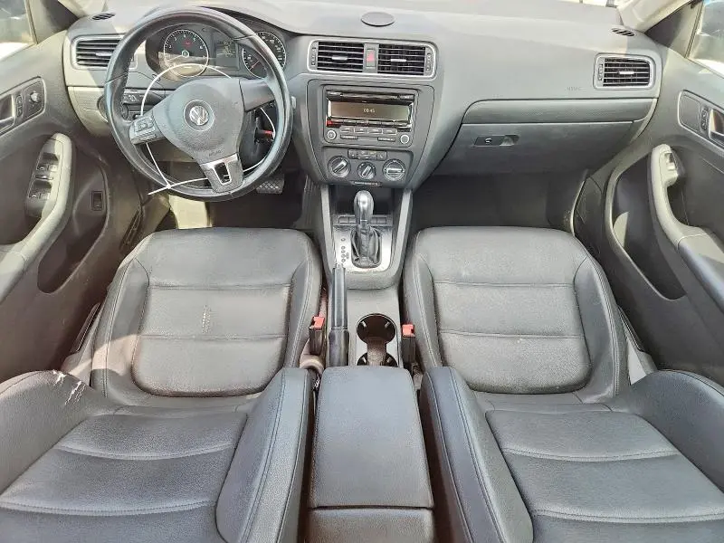 2012 VOLKSWAGEN JETTA SE  