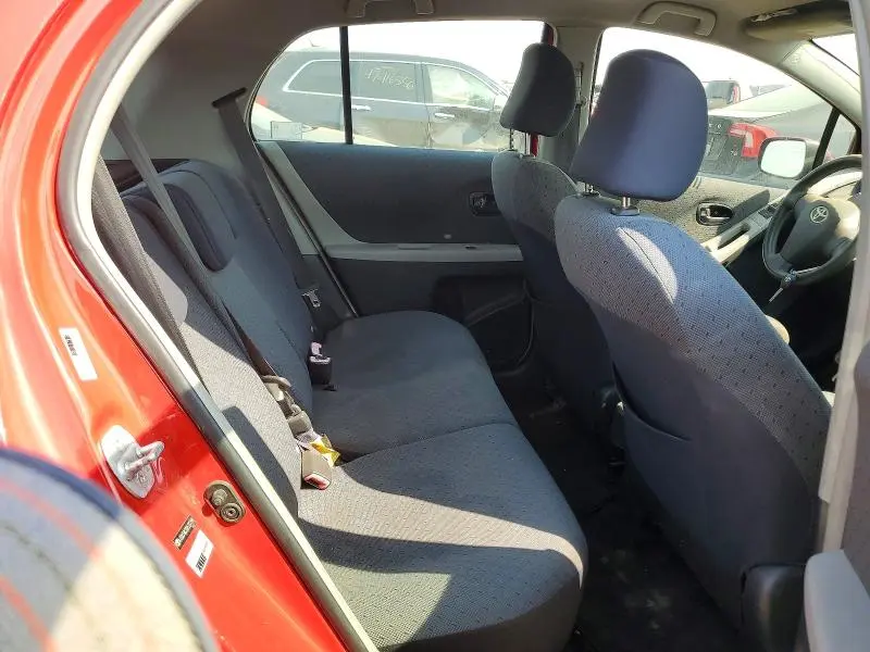 2011 TOYOTA YARIS BASE  