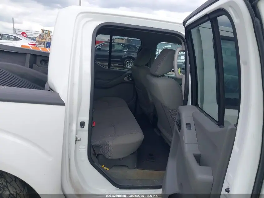 2016 NISSAN FRONTIER SV