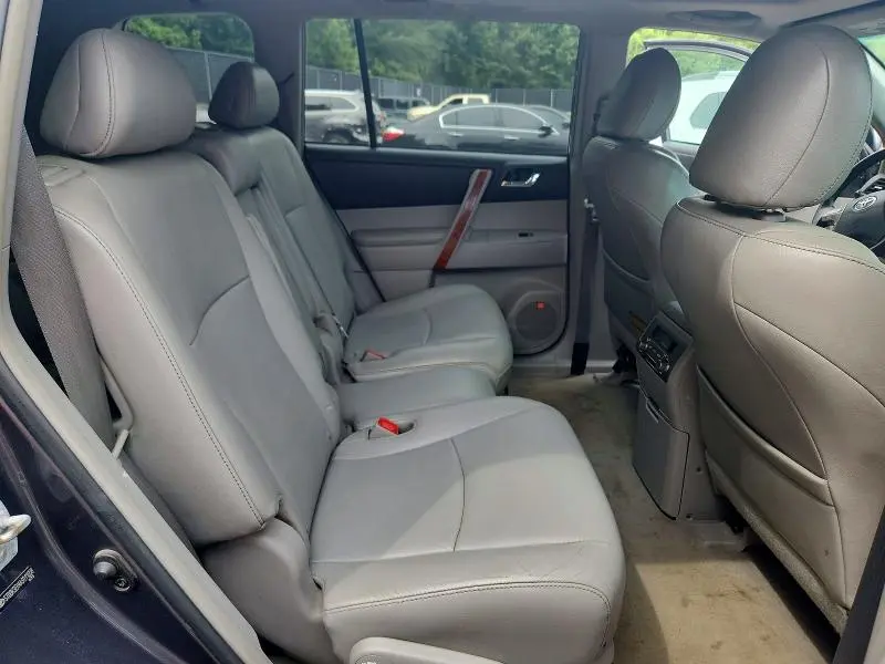 2010 TOYOTA HIGHLANDER LIMITED  