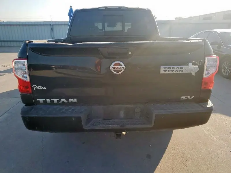 2017 NISSAN TITAN SV