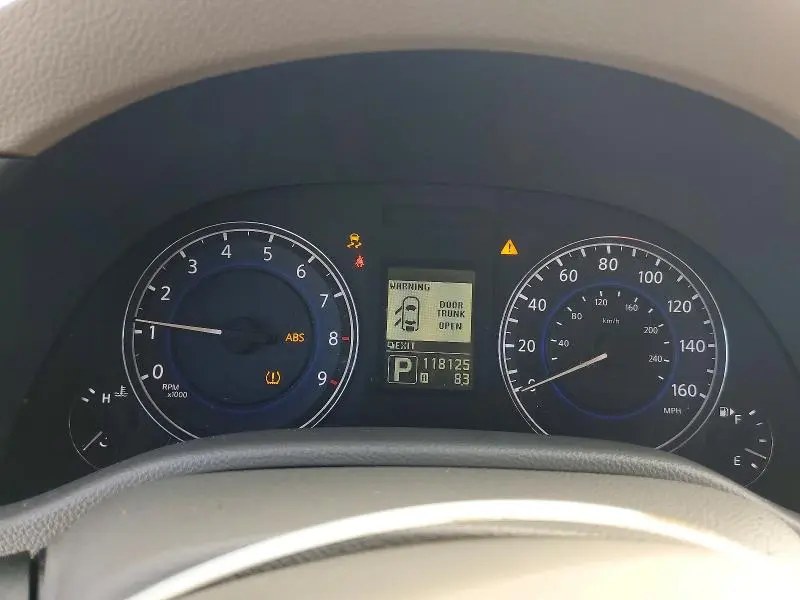 2011 INFINITI G37 BASE  