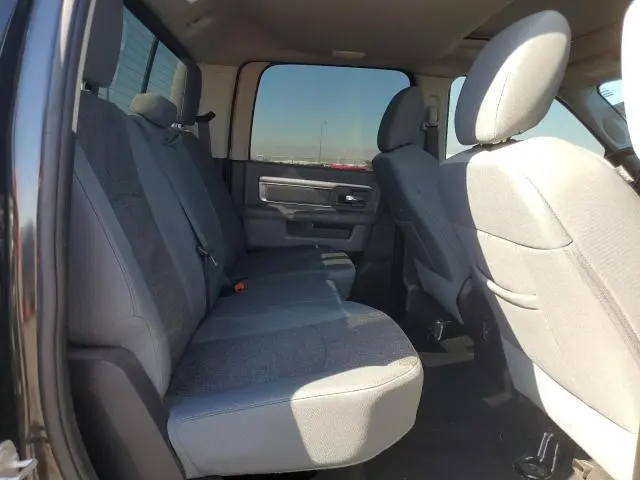 2016 RAM 1500 SLT  