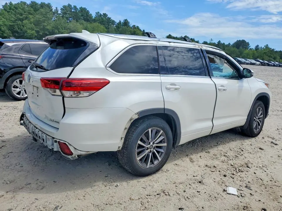 2018 TOYOTA HIGHLANDER XLE  