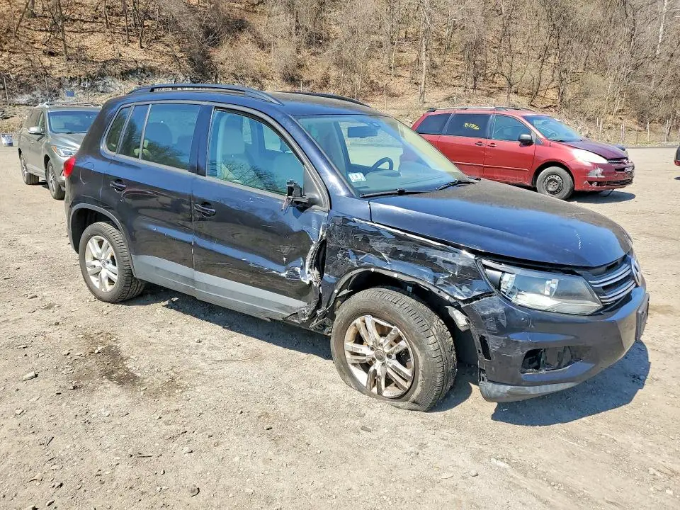2016 VOLKSWAGEN TIGUAN   