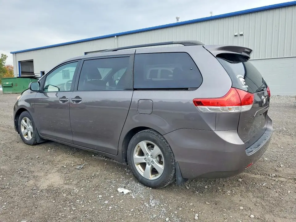 2011 TOYOTA SIENNA LE  