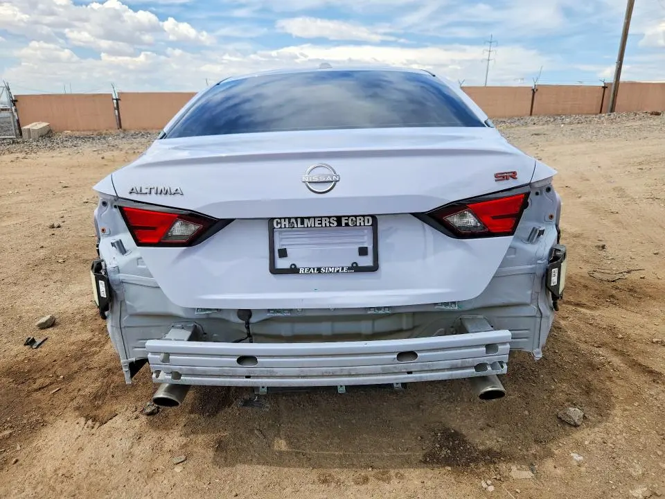 2024 NISSAN ALTIMA SR  