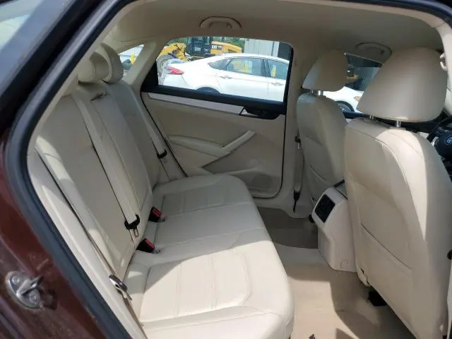 2013 VOLKSWAGEN PASSAT SE  