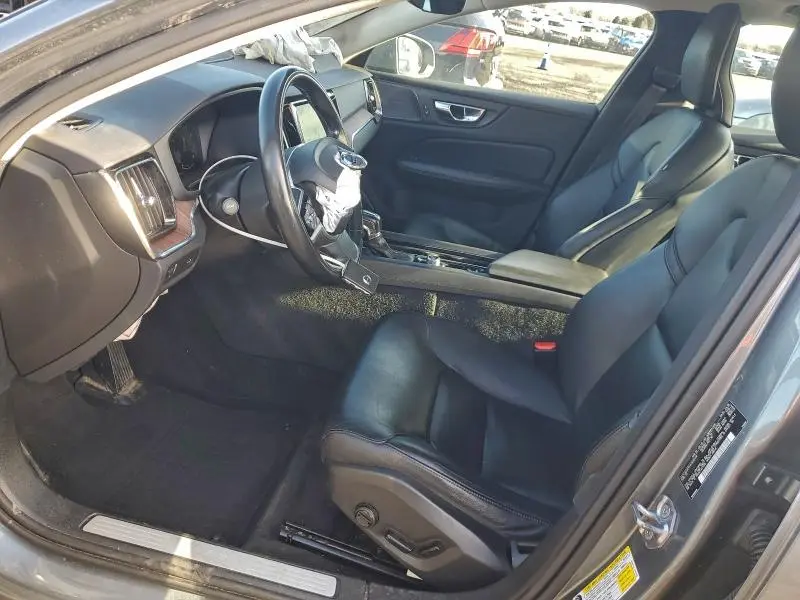 2019 VOLVO S60 T6 MOMENTUM  