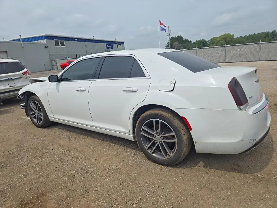 2016 CHRYSLER 300 LIMITED  