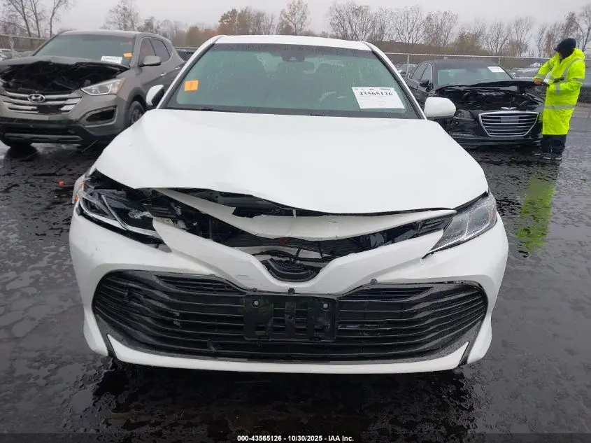 2018 TOYOTA CAMRY LE