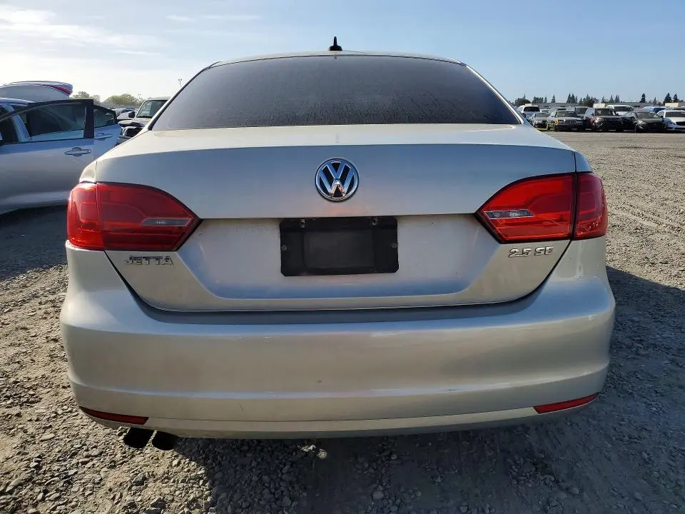 2012 VOLKSWAGEN JETTA SE  