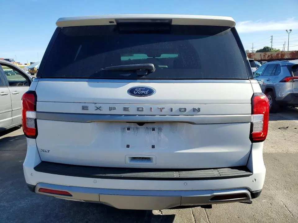 2024 FORD EXPEDITION XLT  