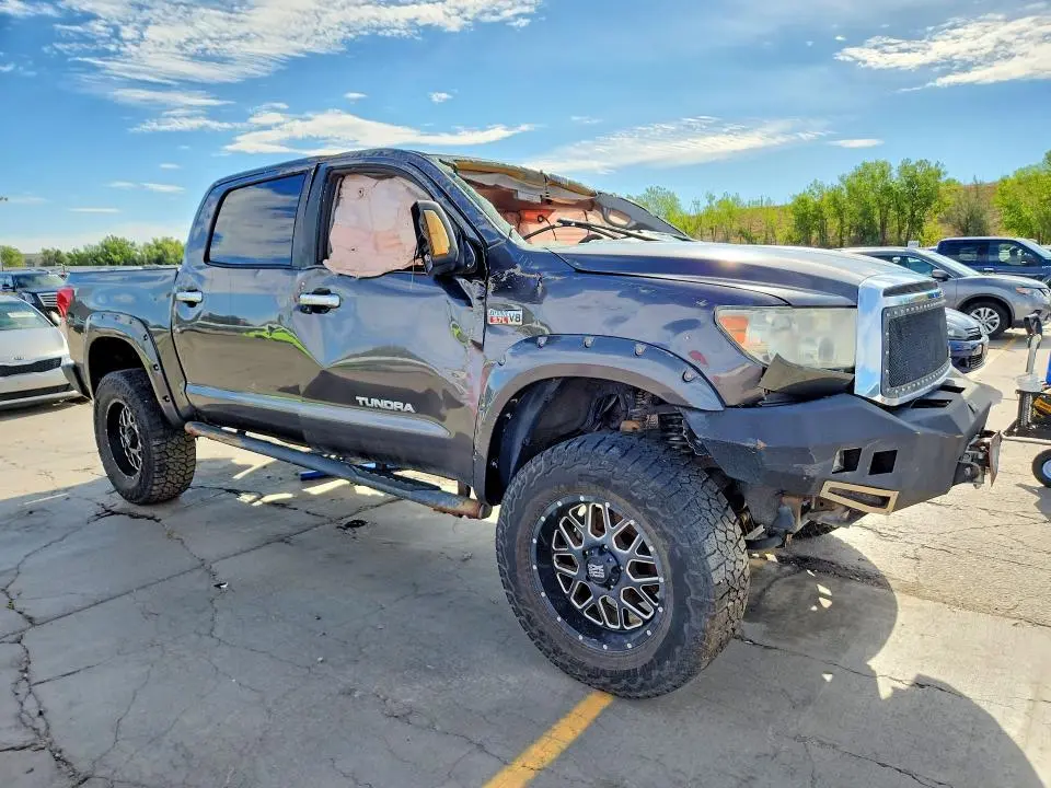2013 TOYOTA TUNDRA CREWMAX SR5  