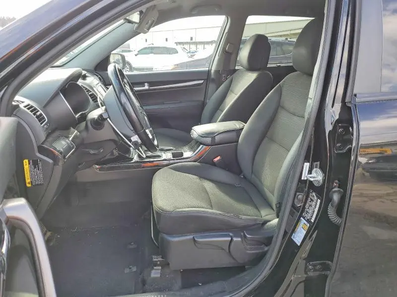 2015 KIA SORENTO LX  