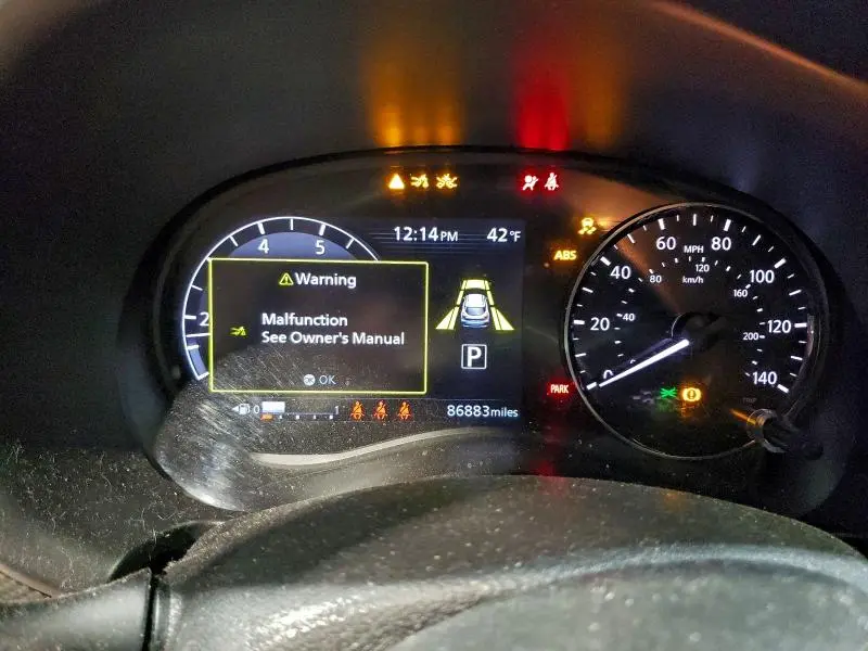 2021 NISSAN KICKS SV  