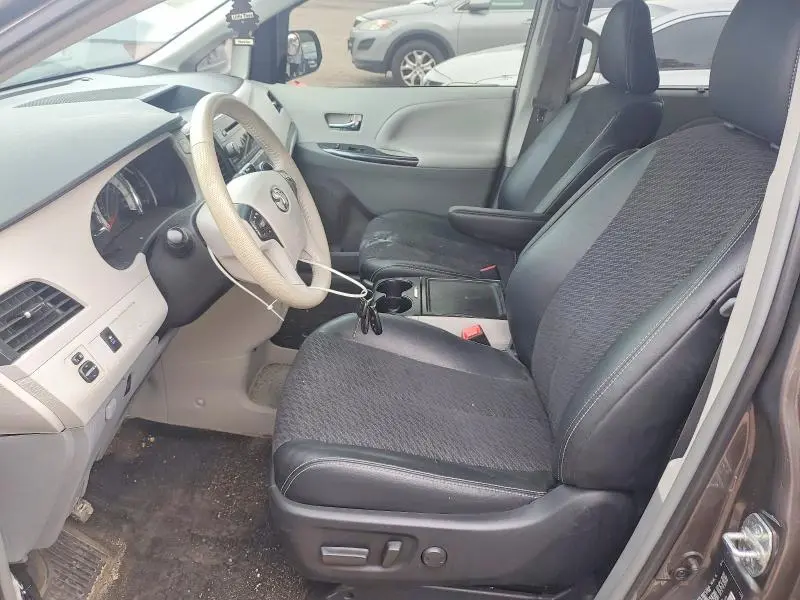 2014 TOYOTA SIENNA SPORT  