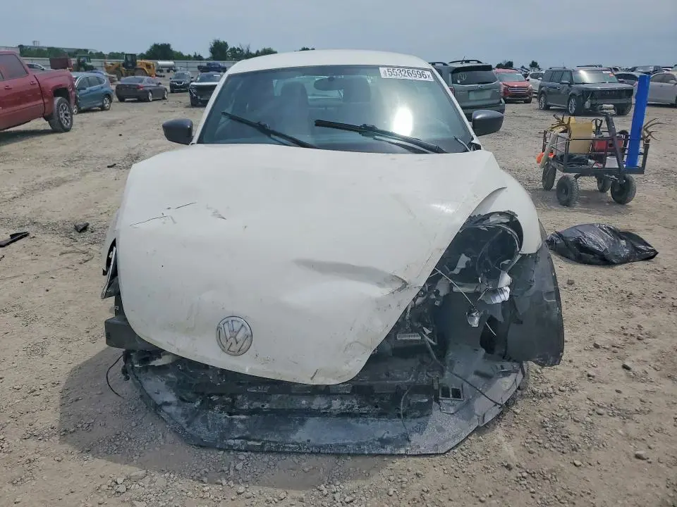 2013 VOLKSWAGEN BEETLE   