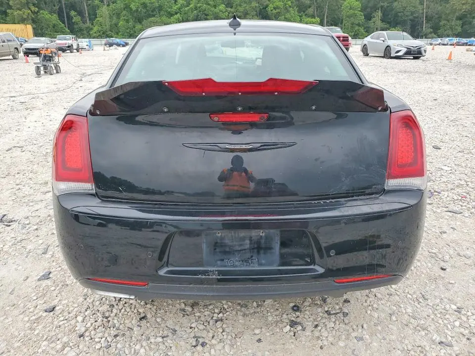 2015 CHRYSLER 300 LIMITED  