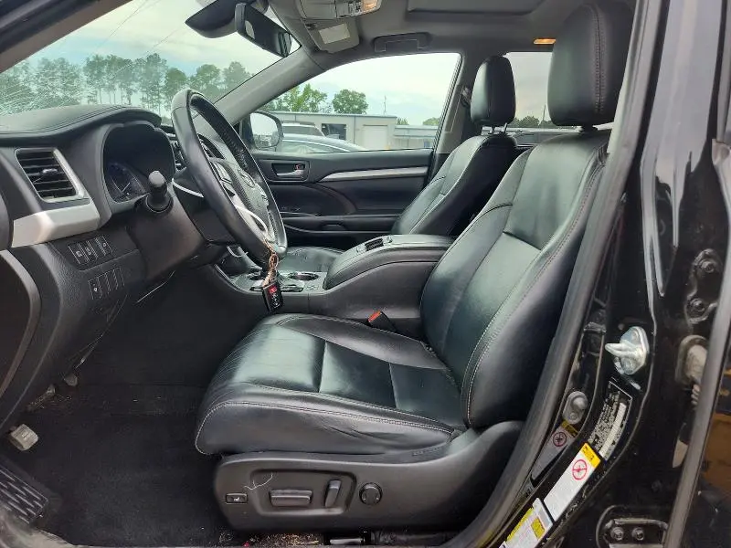 2019 TOYOTA HIGHLANDER XLE  