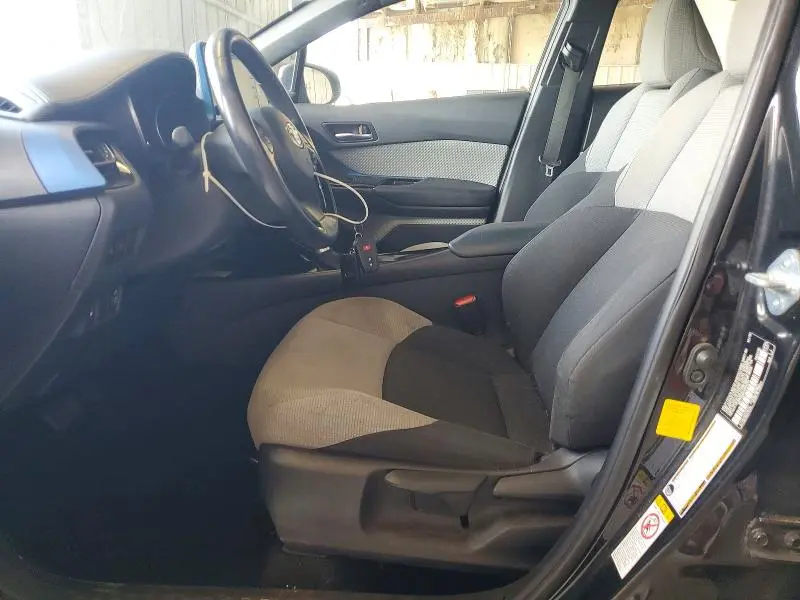2019 TOYOTA C-HR XLE  
